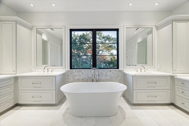 Building Photo - 2711 Eastgrove Ln