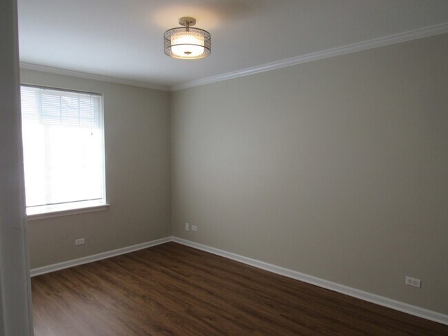 Building Photo - 255 W Treehouse Ln