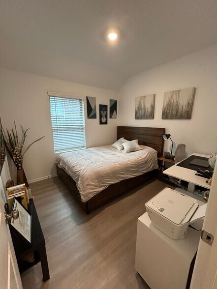 Building Photo - 21207 Bering Reach Dr