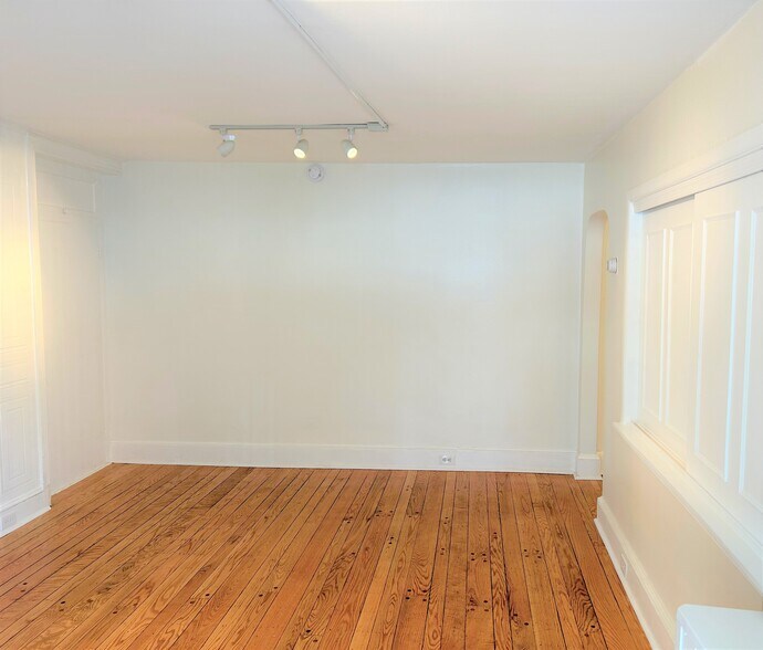 Living Room with hardwood floors - 508 Central Ave