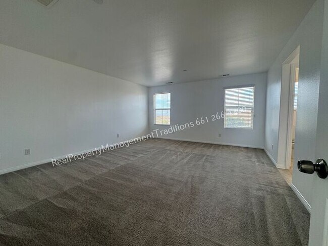 Building Photo - 2817 Goldenrain St