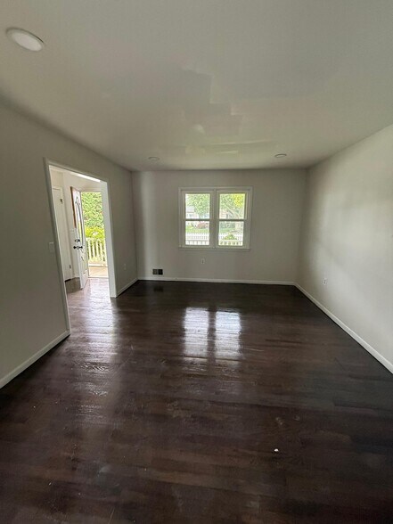 Building Photo - 1221 Windward Ave