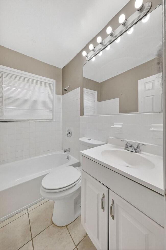 Building Photo - 219 Presley Rd