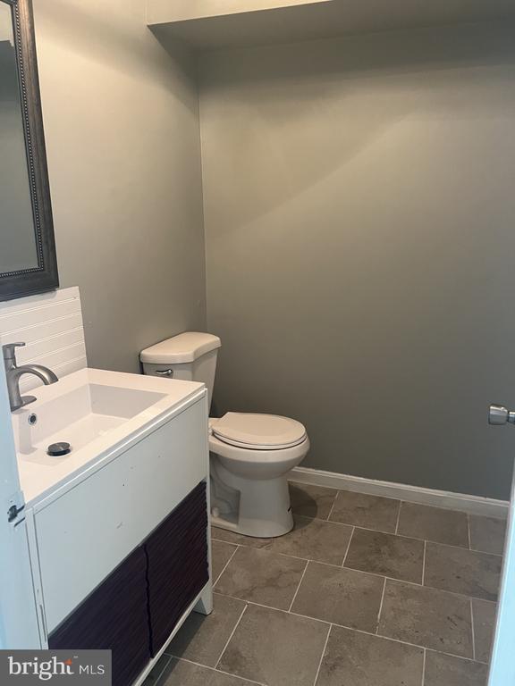 Building Photo - 1208 Athens Ct