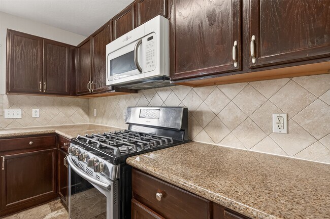 Building Photo - 15007 Sugar Sands Dr