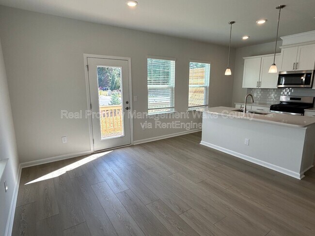 Building Photo - 2795 Cassius Dr