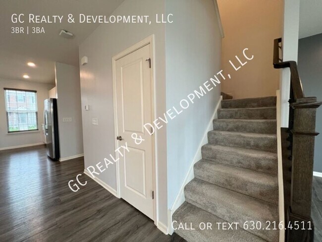 Building Photo - ***WOODLORE ESTATES / 3 BDRM / 2.5 BTH / A...