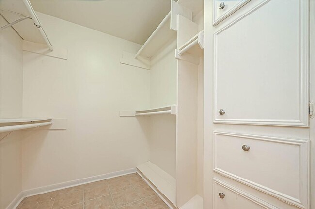 Building Photo - 5507 Enchanted Timbers Dr