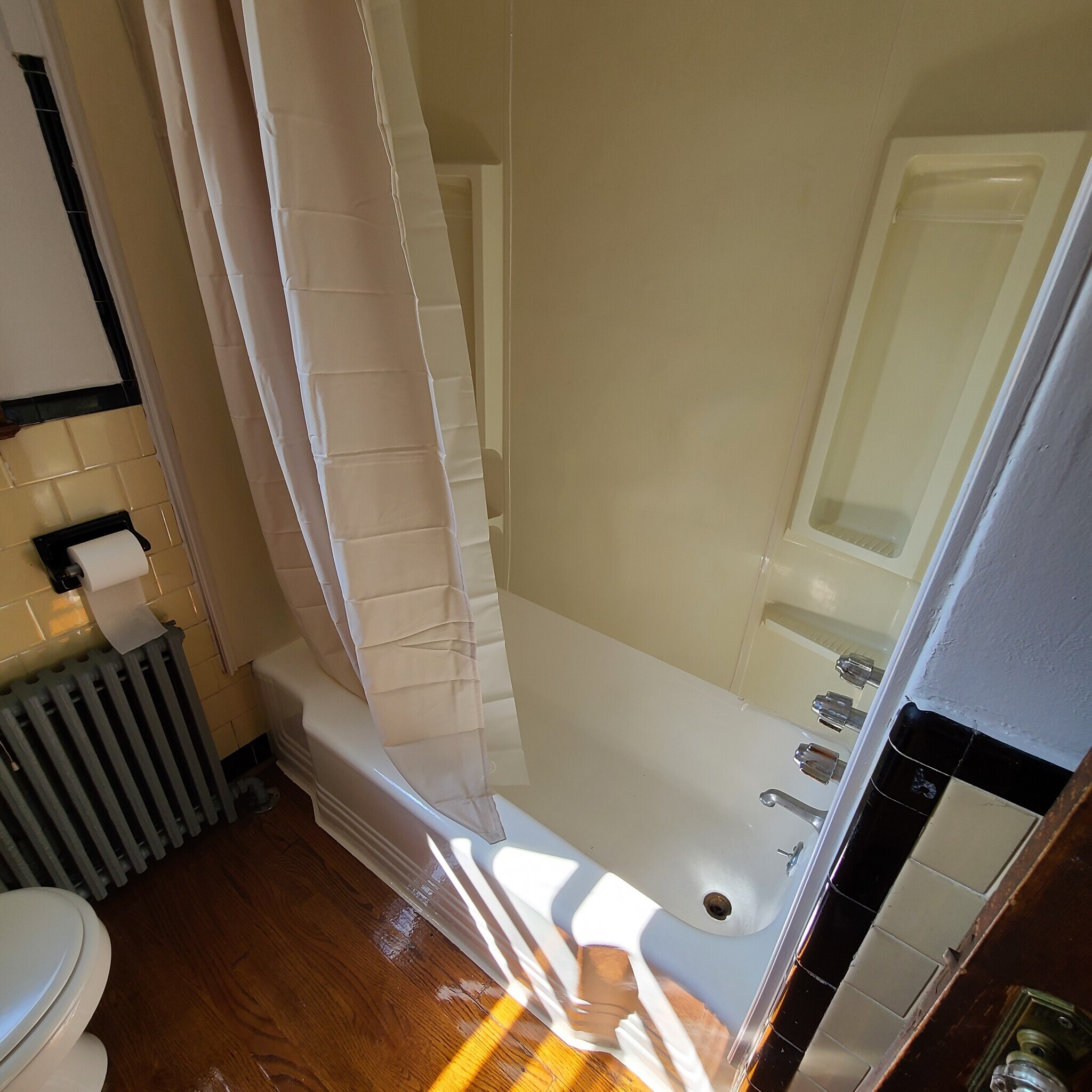 Bathroom - 49 Peace St