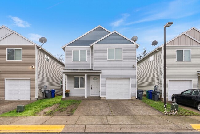 Primary Photo - Beautiful 4bed/2.5bath - 1/2 OFF First months rent!