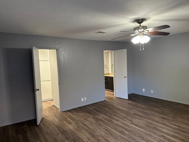 Building Photo - 10309 Harvest Moon Ave