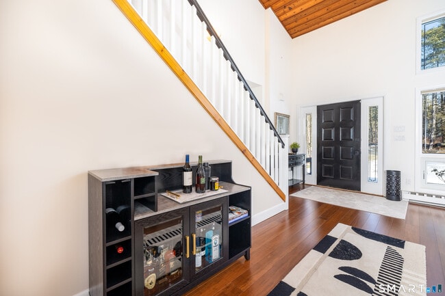 Building Photo - 9 Belshyre Ct