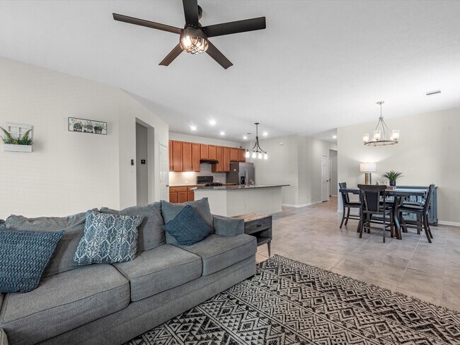 Building Photo - 14719 Cypress Creek Landing