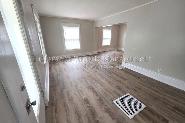 Building Photo - 817 Egleston Ave
