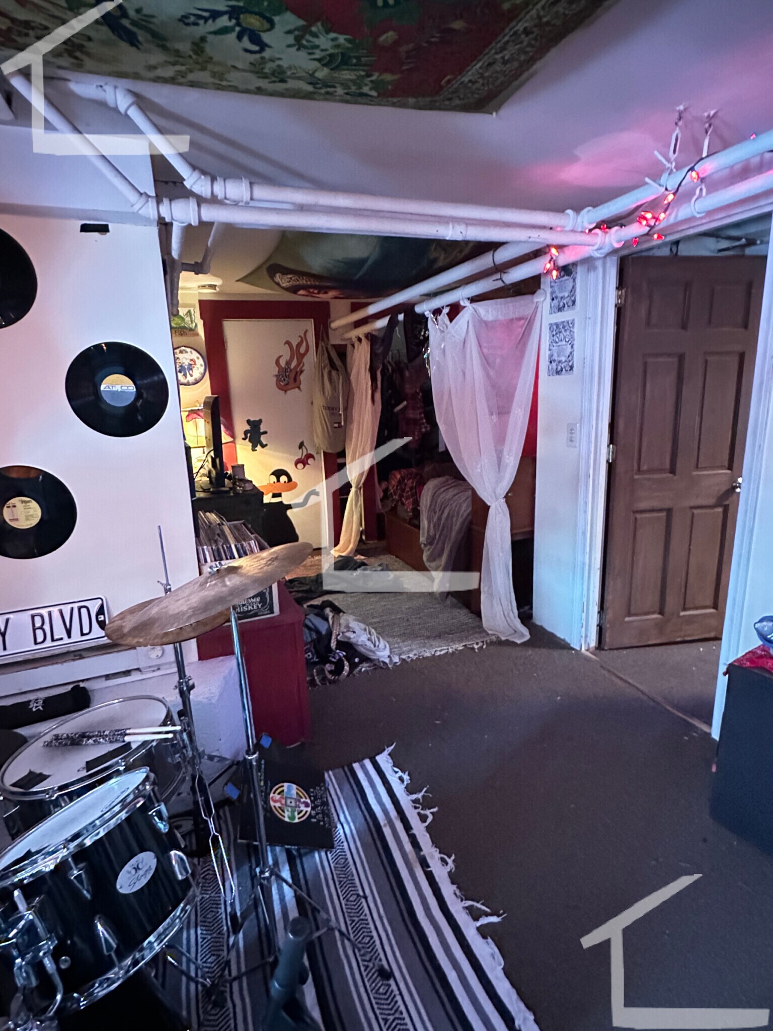 Building Photo - 8 Greylock Rd