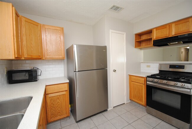 Building Photo - 3121 Trembling Creek Cir