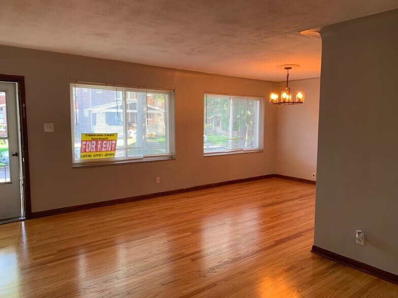 Building Photo - 7109 Dartmouth Ave