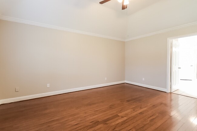 Building Photo - 2303 Prestwick Dr