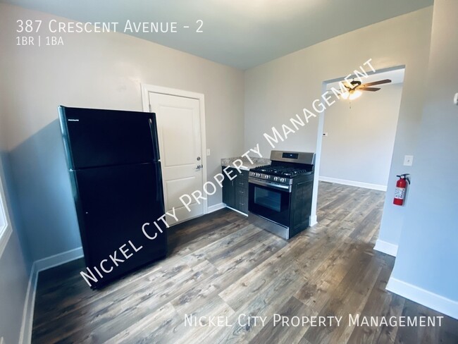 Building Photo - 387 Crescent Ave