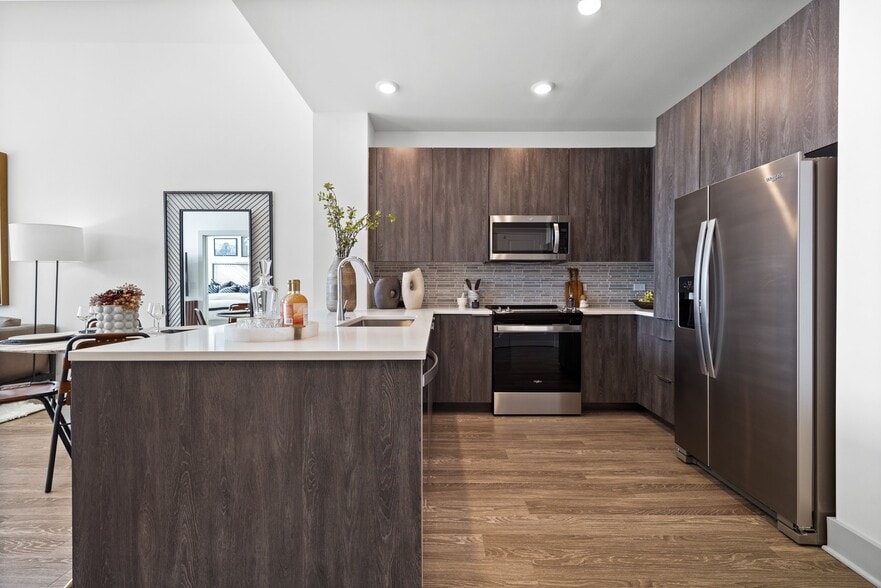 Primary Photo - Hanover Hyannis