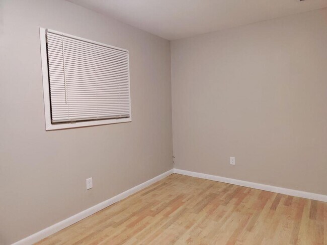 Building Photo - 6195 Highview