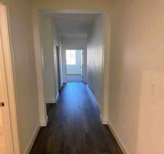 Building Photo - Beautiful Home for rent in Visalia, Ca