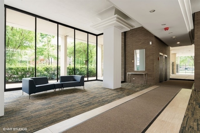Building Photo - 1401 E 55th St