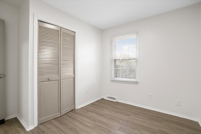 Room 2 (1) - Fairmeadow Townhomes