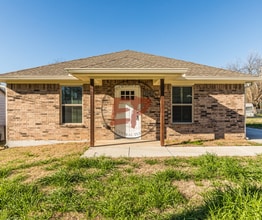 Building Photo - 3200 N 17th St