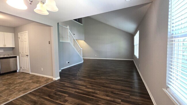 Building Photo - 103 Chaucer Rd