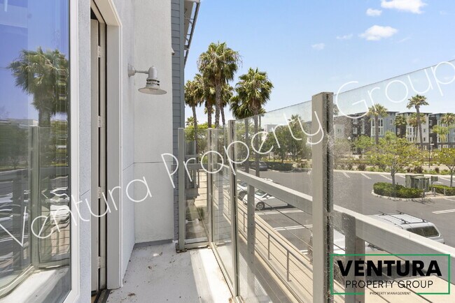 Building Photo - Spacious 2-Bedroom Condo with 2 Full Baths in Oxnards Channel Island