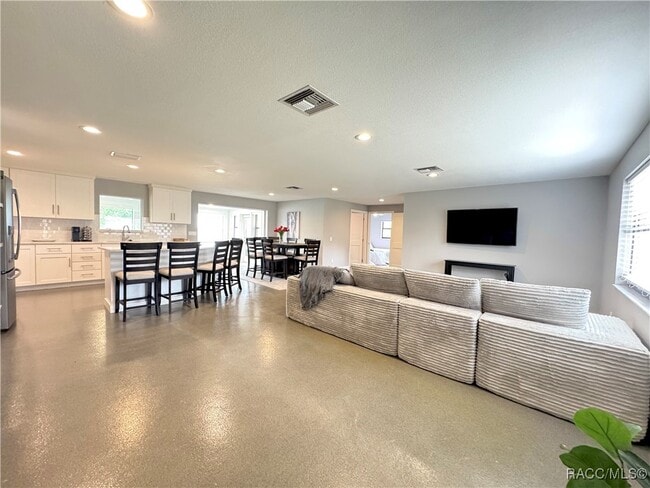 Building Photo - 1331 NW 20th Ave