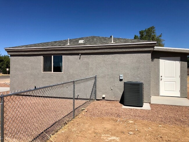 Building Photo - 3303 Devlin Ave