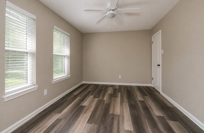Building Photo - 3134 Sedgeborough Dr