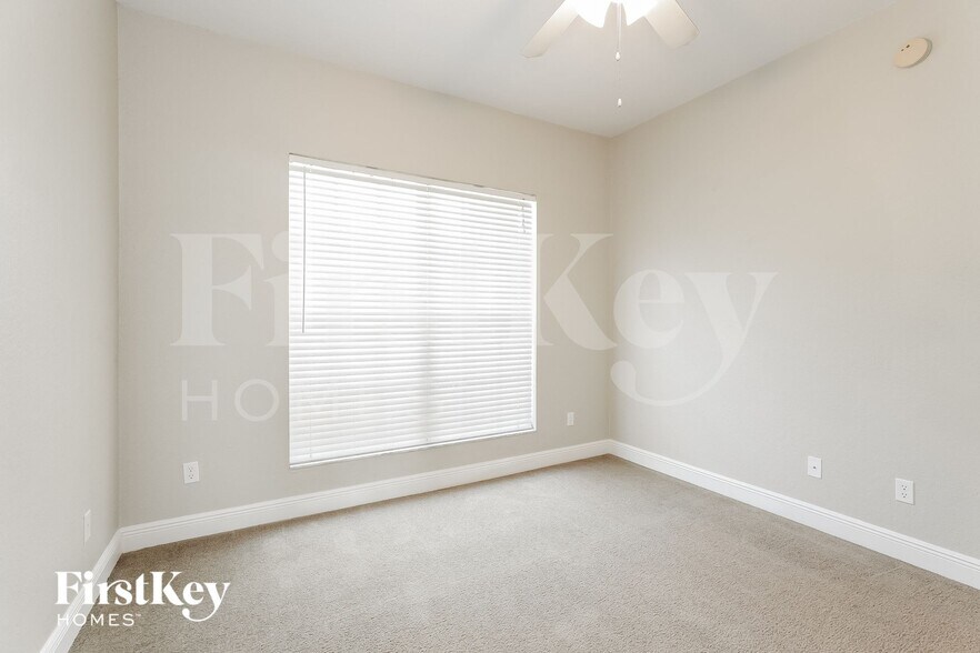 Building Photo - 1020 Robin Ln