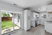 Building Photo - 2025 Red Cloud Dr