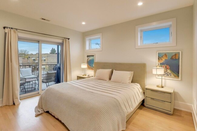 Building Photo - 3320 N Narragansett Ave