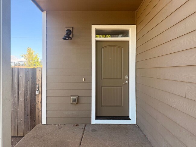 Building Photo - BIGFIR1069-1071