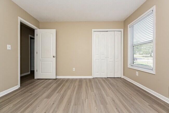 Building Photo - 234 Benton Fields
