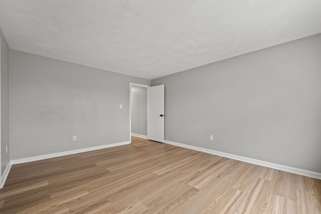 Building Photo - 68 Sterling Ln