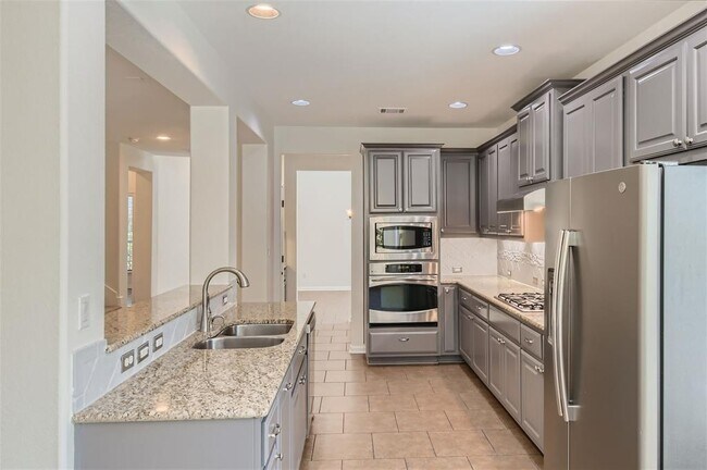 Building Photo - 12609 Calistoga Way