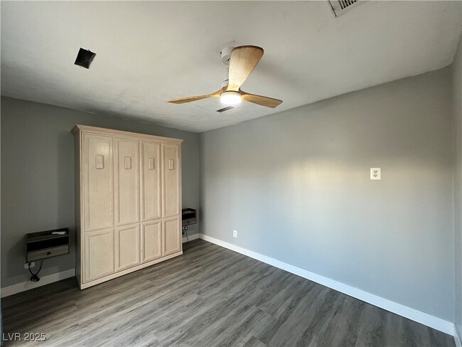 Building Photo - 3140 Hebard Dr