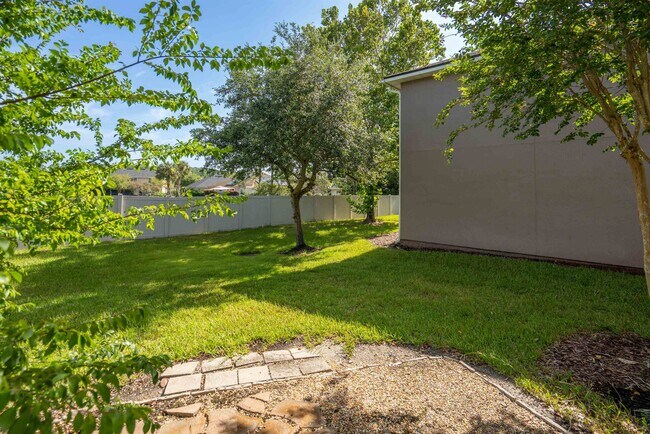Building Photo - 313 Scrub Jay Dr
