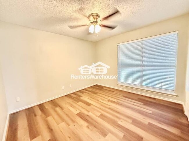Building Photo - Beautiful Two-Story Home with Space, Comfo...