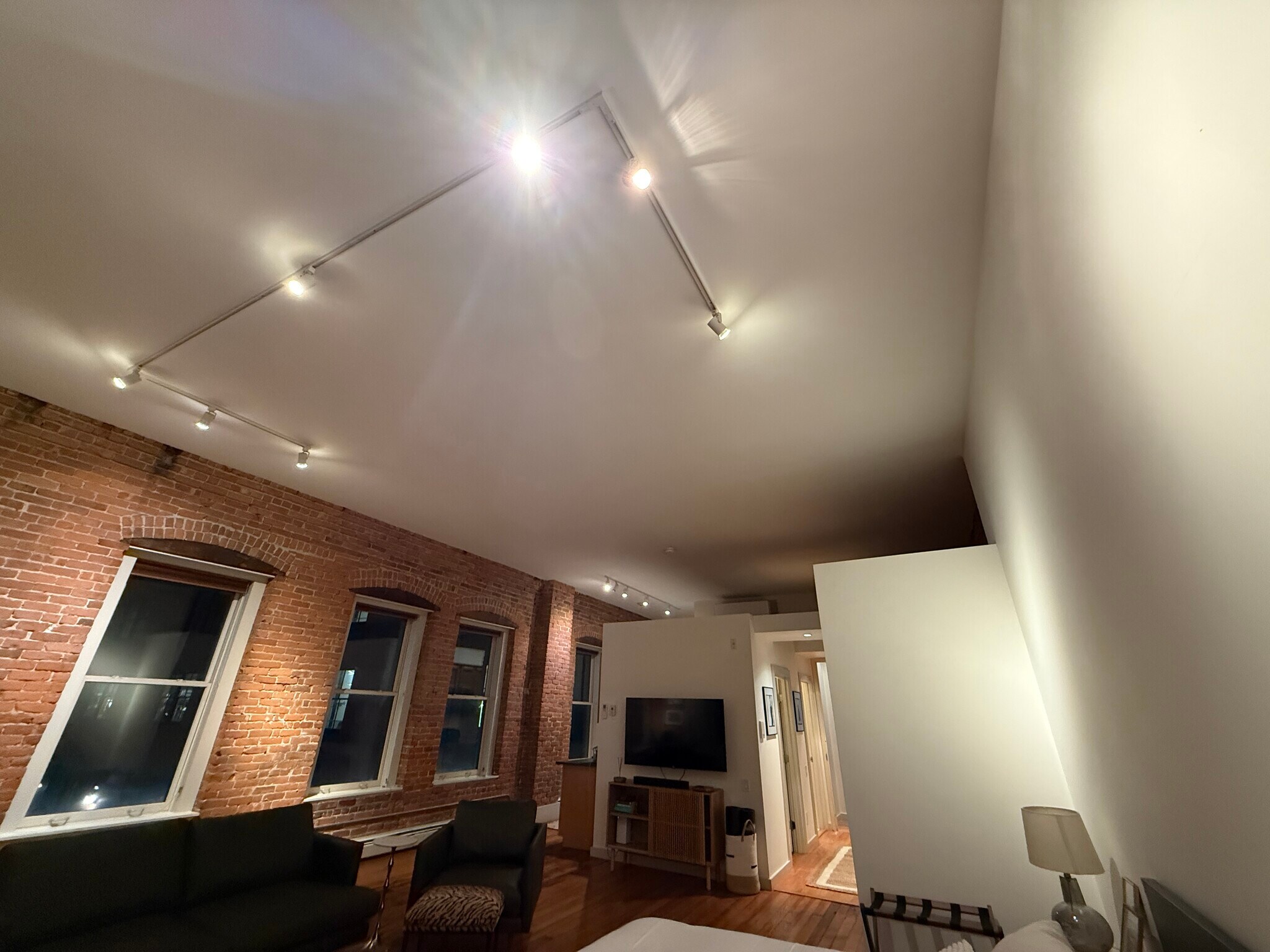 Building Photo - 93 Eddy St