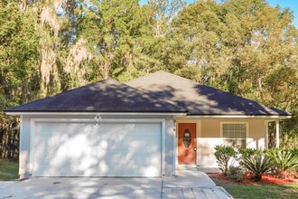 Building Photo - 914 Walburg St