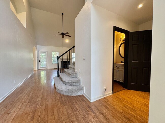 Building Photo - 4 Bed, 2.5 Bath Home w/ 2 Car Garage in Fieldstone Farms