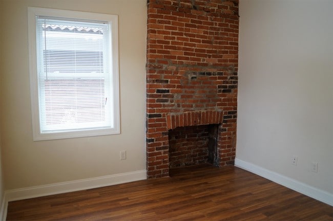 Building Photo - 6370 Morrowfield Ave