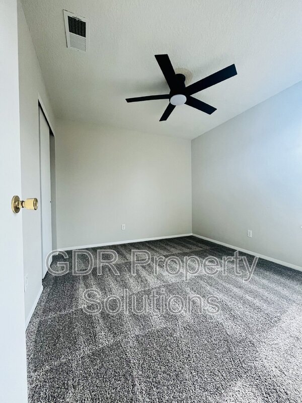 Building Photo - 1116 Coal Ave SW