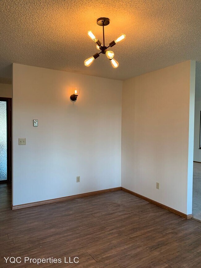 Building Photo - 1504 NE 115th St